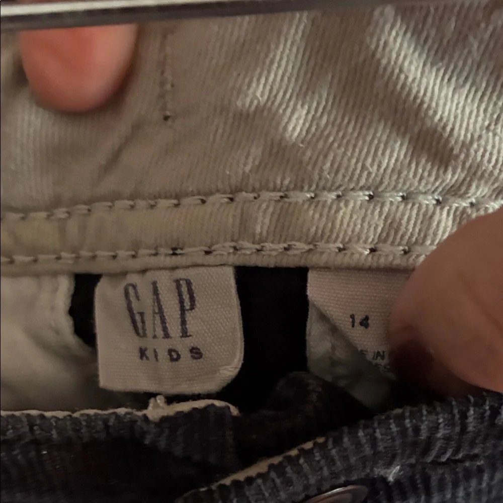 GAP Black Cargo Pants with Multiple Pockets